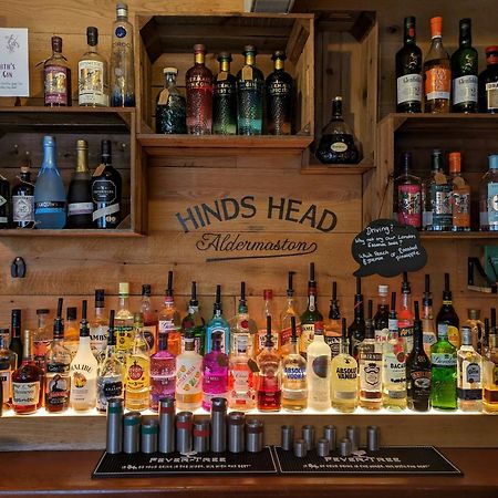 Hinds Head Hotel Aldermaston Buitenkant foto