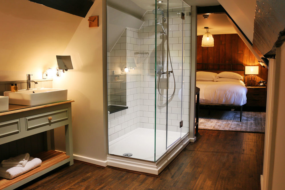 Hinds Head Hotel Aldermaston Buitenkant foto