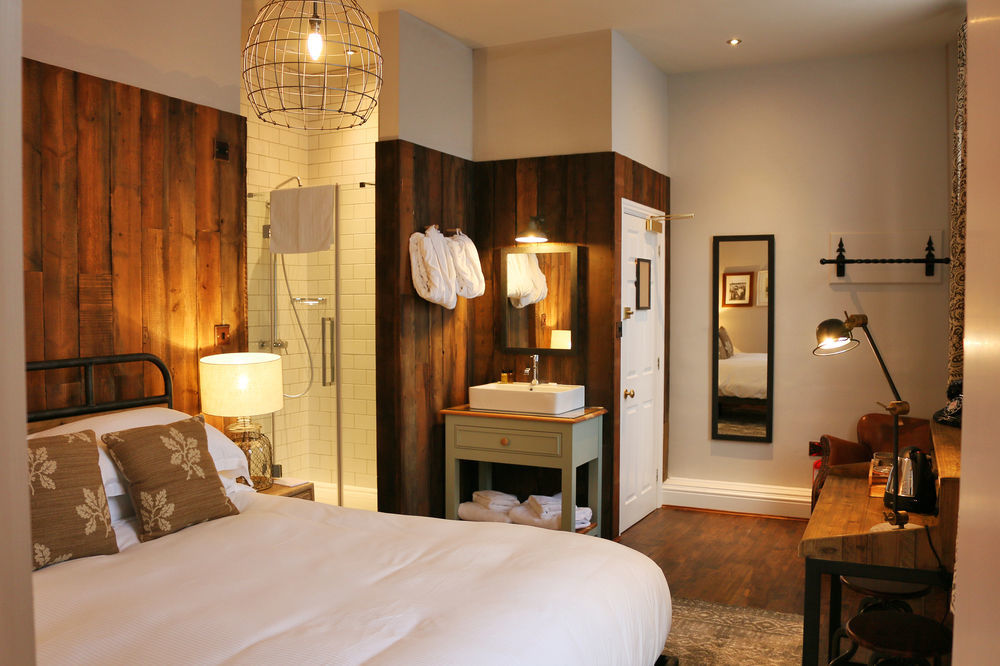 Hinds Head Hotel Aldermaston Buitenkant foto
