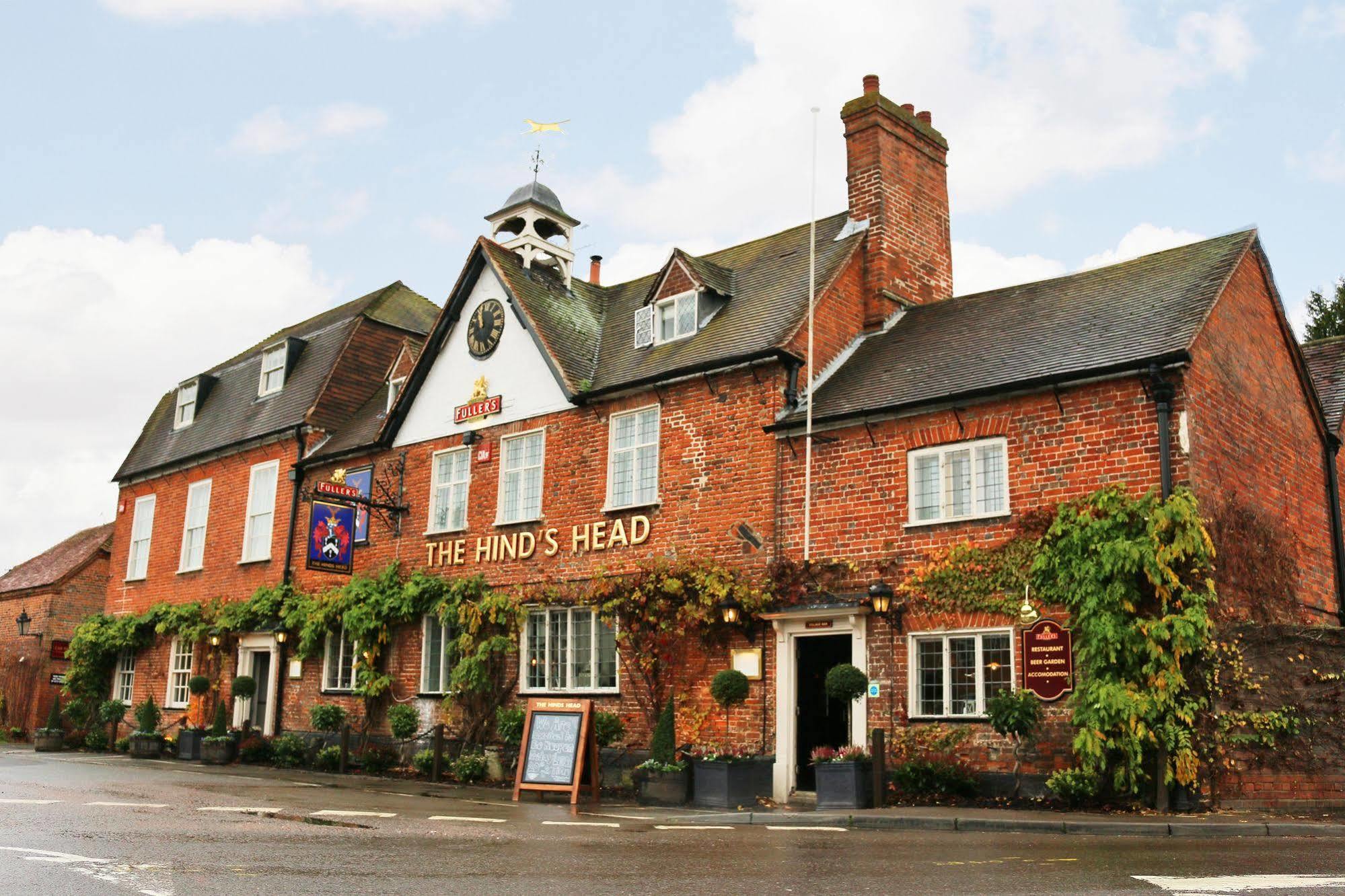 Hinds Head Hotel Aldermaston Buitenkant foto